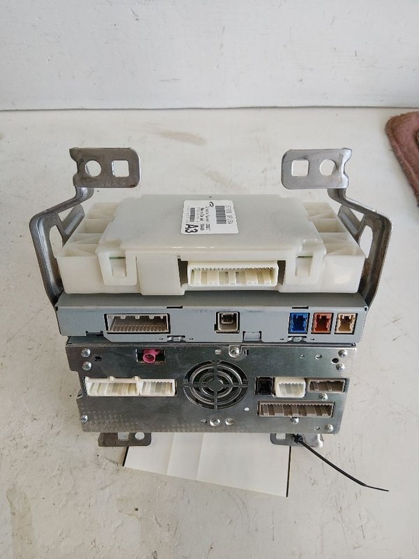 2017-2020 Nissan Pathfinder Radio Receiver without Rear Entertainment System