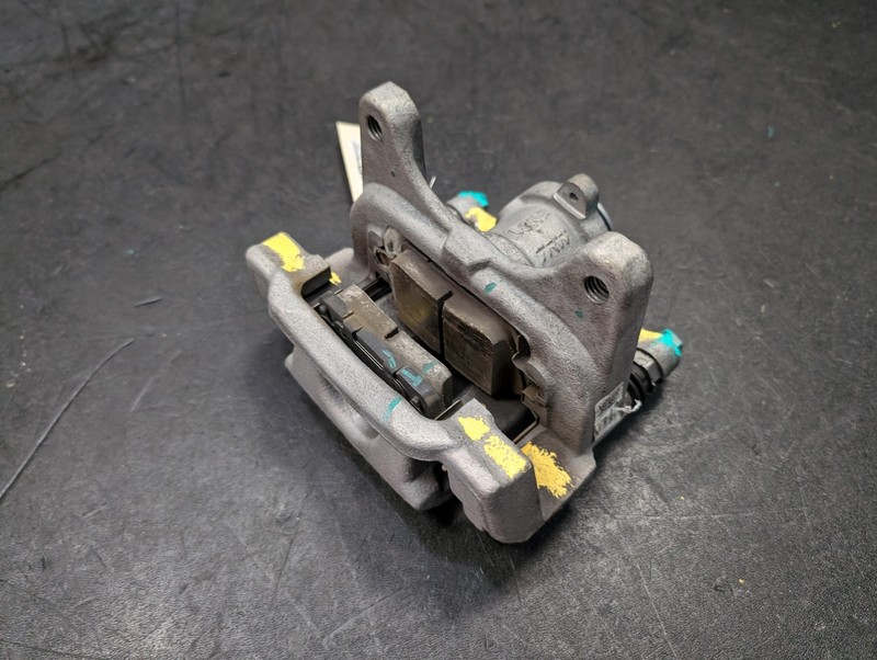 Rear Right Brake Caliper 2022 Buick Envision 13517686 2021 2023