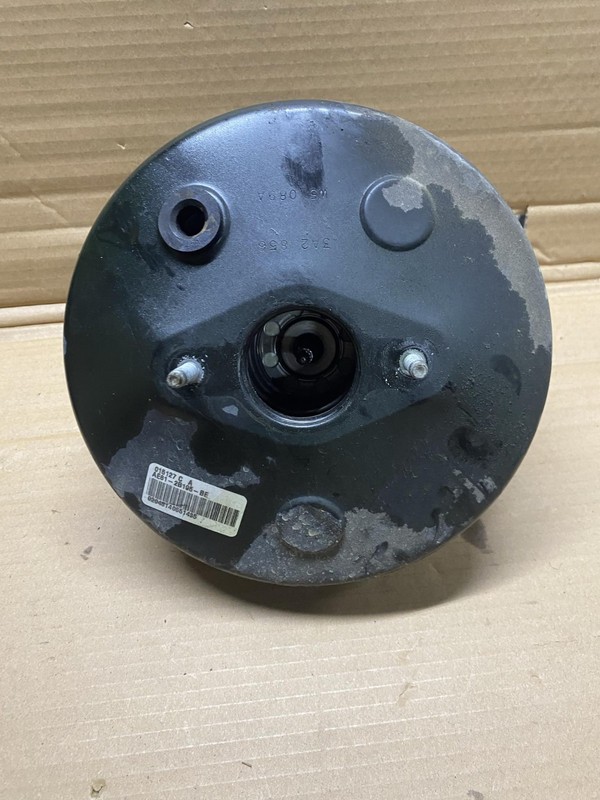 2014-2019 Ford Fiesta Power Brake Booster Assembly 1.6L Oem.