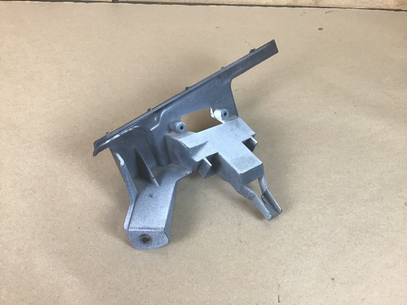 Maserati Granturismo S 2010 Front Left Headlight Washer Bracket Mount 08-12 :O