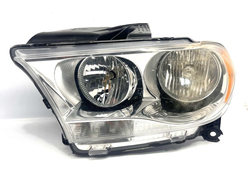 2011-2013 Dodge Durango Lrft Driver Side Halogen Headlight Low Beam Chrome Bezel