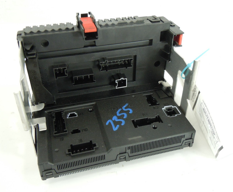 2007 07 Mercedes-Benz S550 Rear Trunk Relay Junction Fuse Box OEM 2215403050