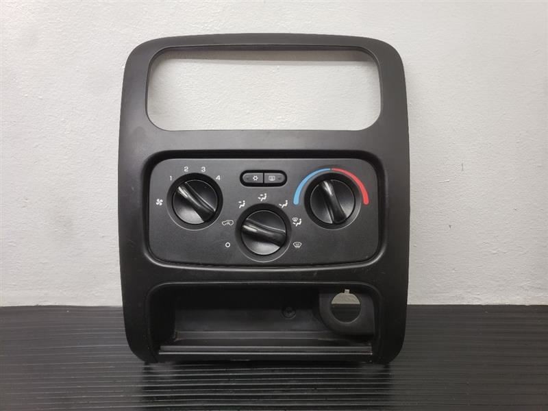 04-07 Jeep Liberty Temperature Climate Control W/ Dash Trim Bezel OEM 55037533AD