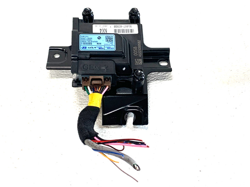 22 23 24 HYUNDAI TUCSON TRANSFER CASE COMPUTER CONTROL MODULE UNIT OEM #A0.17