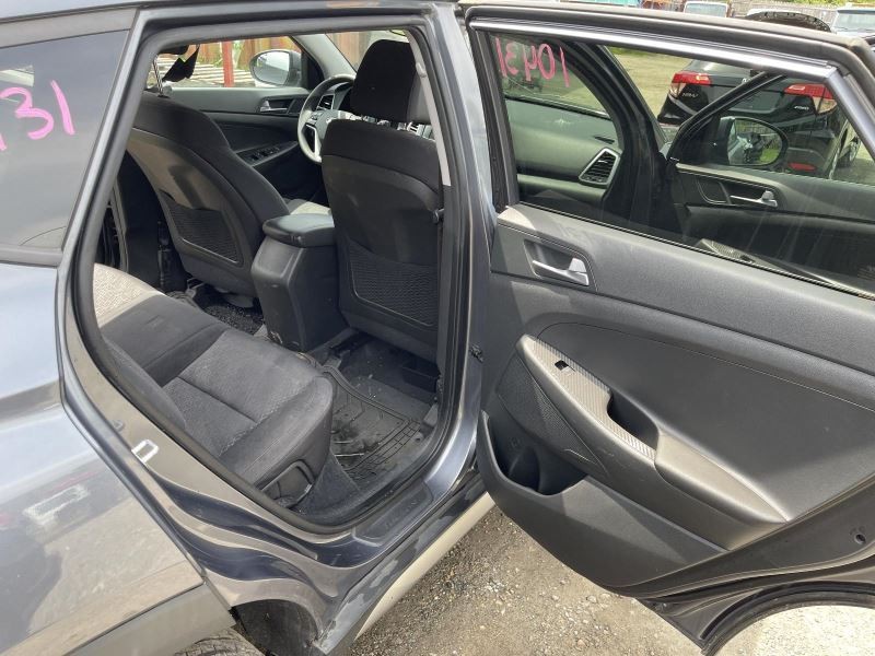 16-18 HYUNDAI TUCSON RIGHT ROCKER W/POST GRAY PC: TRY 116K 2.0L AWD -SE- 45584