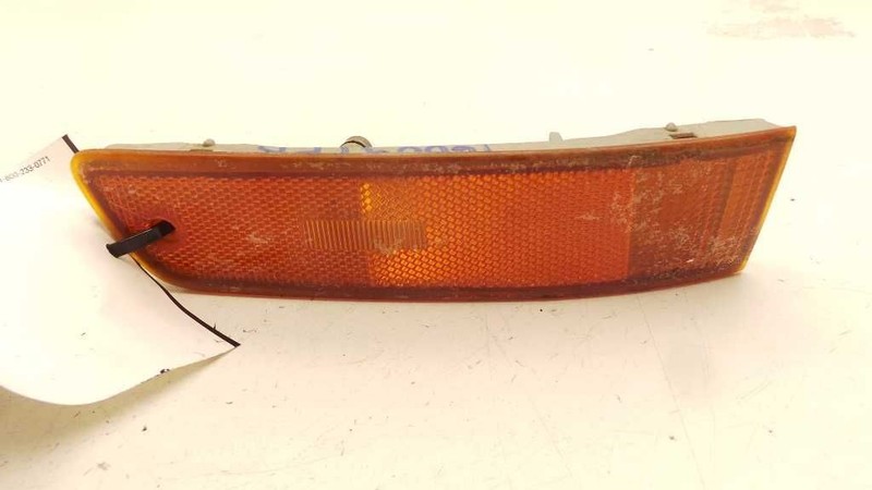 Passenger Corner/Park Light Park Lamp-turn Signal Outer Fits 92-94 CAMRY 89140