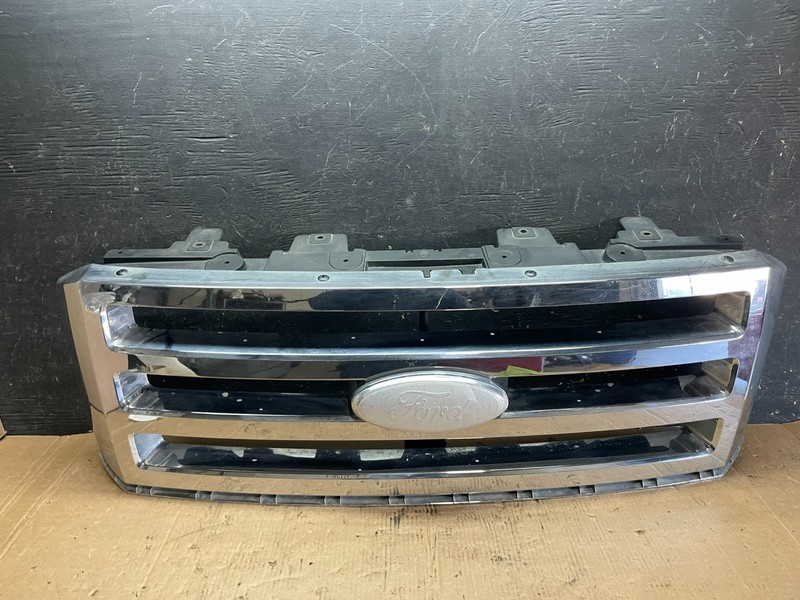 2007 to 2014 Ford Expedition Front Upper Chrome Grill Grille Oem Z5864 DG