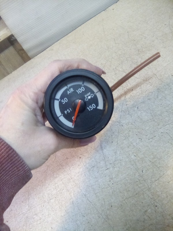 Freightliner A22-71040-006 Air Suspension Gauge