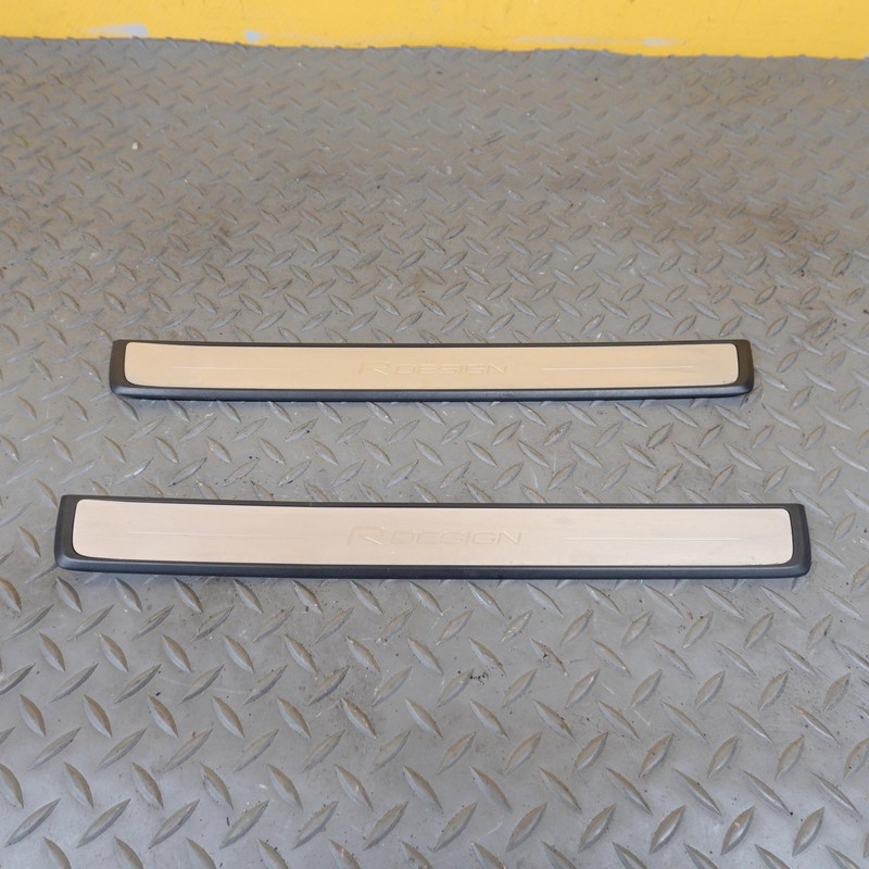 2019-2022 VOLVO XC40 FRONT RIGHT & LEFT DOOR STEP SILL PLATE TRIM SET 32260783