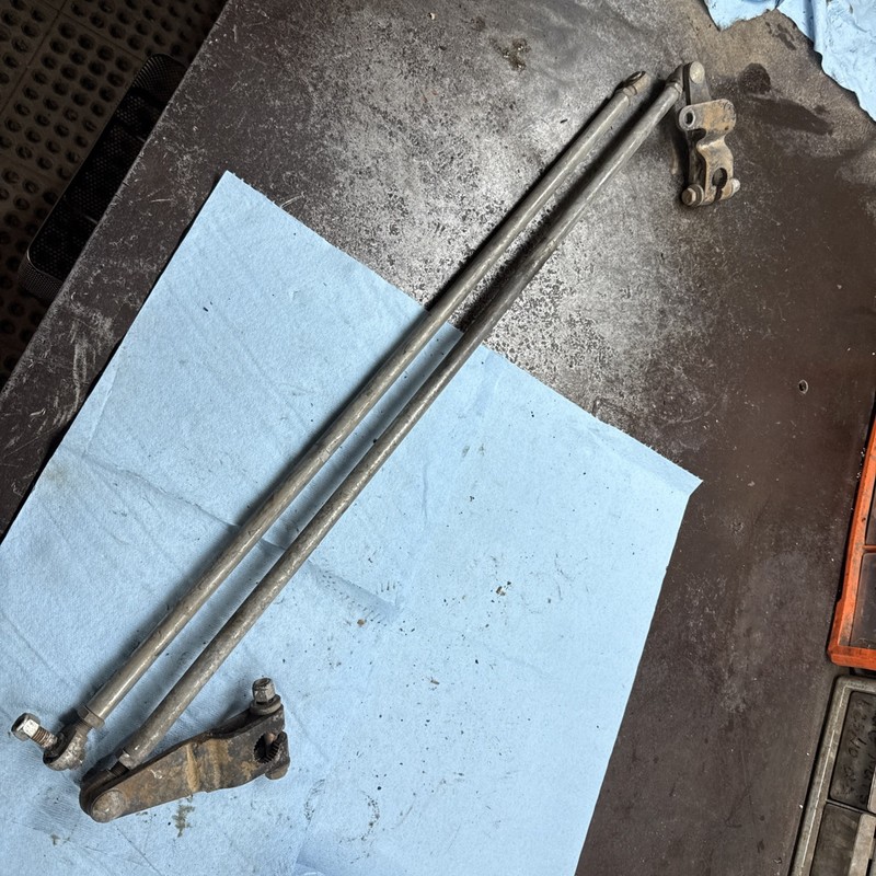 1981 - 1983 440 Vintage John Deere Liquifire Ski Spindle Arms And Steering Rods