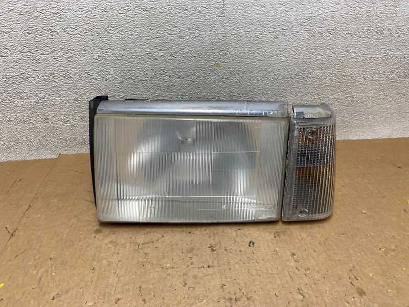 1990 to 1993 Volvo 240 Driver Left Side Headlight Z7993