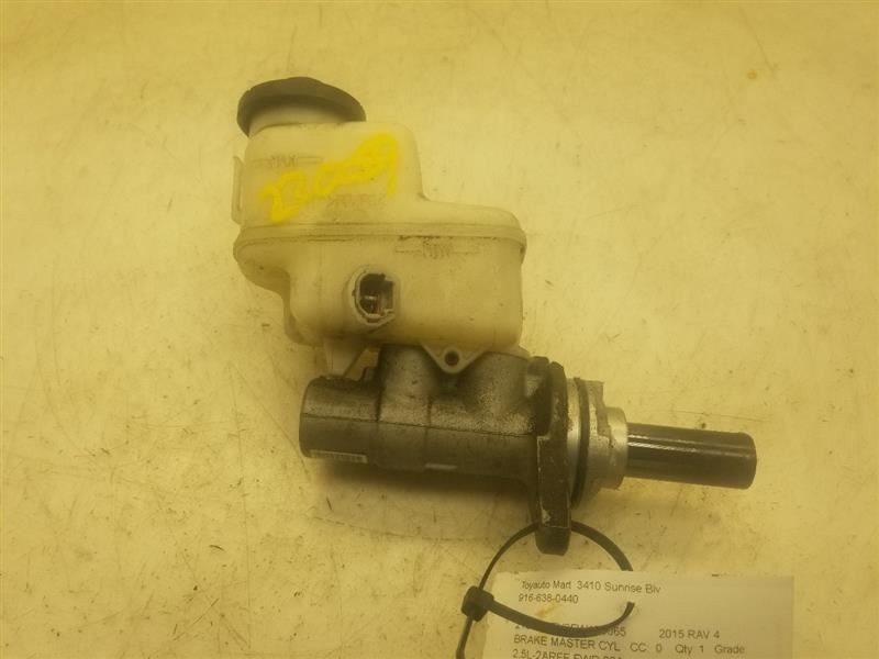 13-18 TOYOTA RAV42.5L FWD BRAKE MASTER CYLINDER ASSEMBLY
