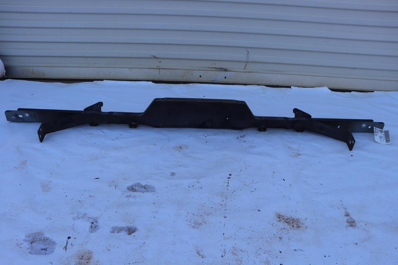 2003-2009 HUMMER H2 6.0L 4WD RADIATOR CORE UPPER CENTER SUPPORT TIE BAR OEM