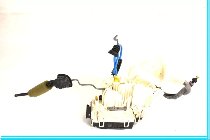 08-14 Mercedes W204 C300 C63 AMG Front Right Side Door Lock Latch Actuator OEM