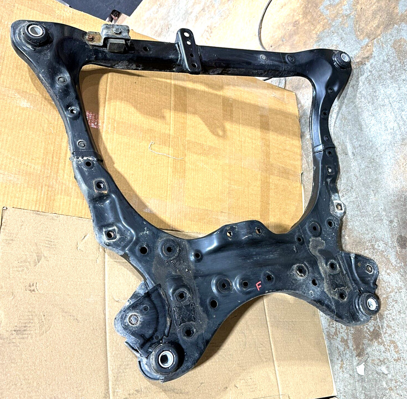 TOYOTA CAMRY XSE FRONT SUBFRAME CROSSMEMBER ENGINE CRADLE 2018-2024 OEM
