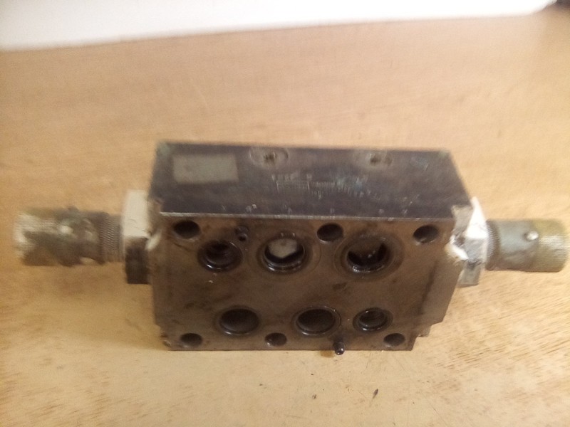 Parker FM6F-20LT Control Valve