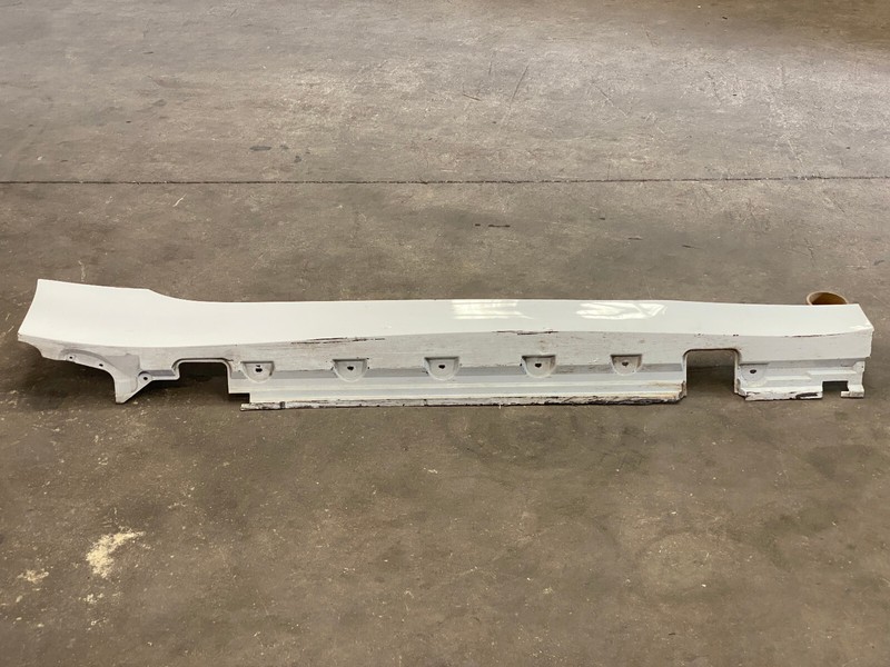 2009-2016 BMW Z4 RIGHT PASSENGER SIDE SKIRT ROCKER PANEL OEM LOT758