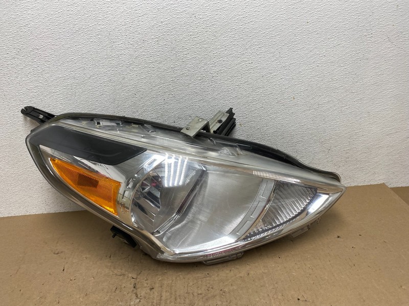 2015 to 2019 Nissan Versa Headlight Right Passenger RH Side DEPO AE6549 DW