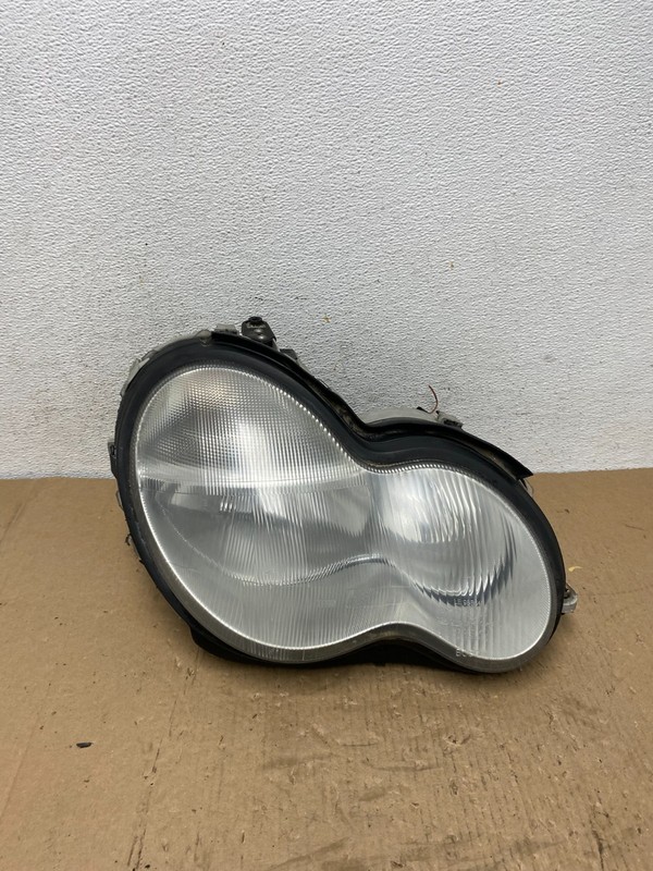 2001 - 2004 Mercedes-Benz C Class Halogen Right Passenger Headlight OEM AD7806