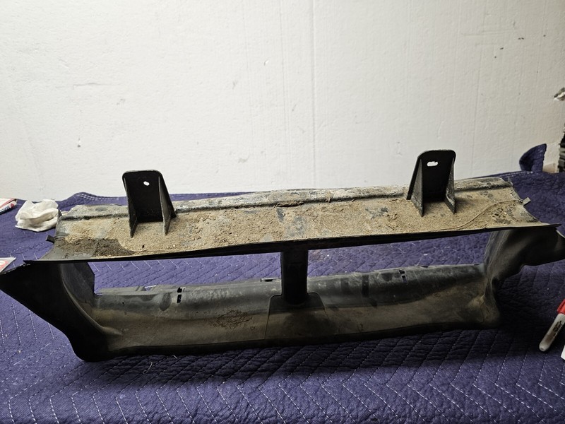 2012 - 2014 FORD FOCUS 2.0L RADIATOR LOWER AIR BAFFLE DEFLECTOR OEM CM518314AC