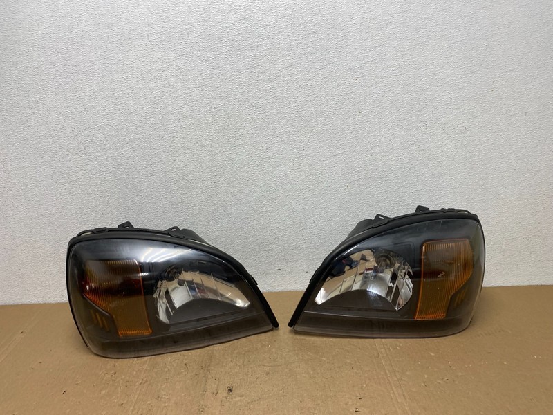 2000 to 2005 Cadillac Deville Left+Right Side Black Headlights OEM AC5974 DG
