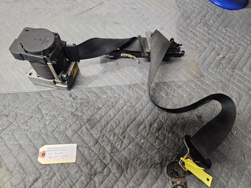 2005-2007 MERCEDES C230 W203 FRONT LEFT DRIVER SEAT BELT SEATBELT RETRACTOR OEM