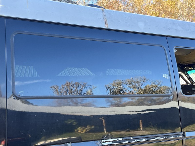 02-06 Dodge Sprinter Mercedes T1N Passenger Van Rear Right Side Window Glass