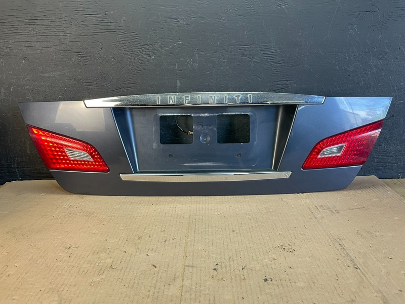 2008 2009 2010 Infiniti M35 M45 Rear Trunk Panel Trim Molding Oem AD8550 DG