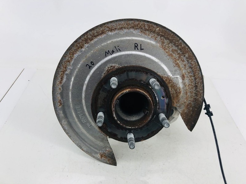 16-24 CHEVROLET MALIBU FWD REAR LEFT DRIVER SIDE SPINDLE KNUCKLE WHEEL HUB OEM