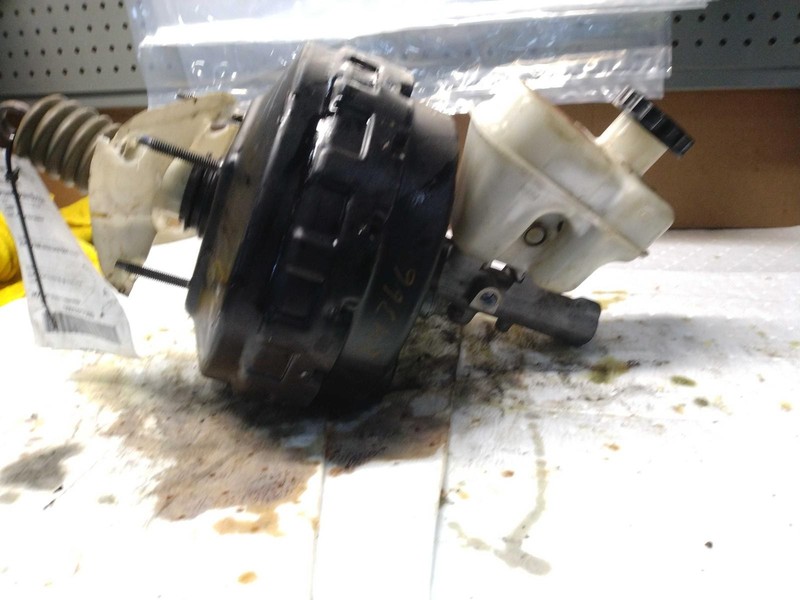 2007 Ford Escape Power Brake Booster OEM 5L8Z2002AA 126K Miles Silver