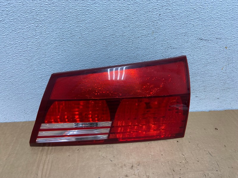 2004-2005 Toyota Sienna Right Passenger RH Side Inner Tail Light Oem AD3108 LK