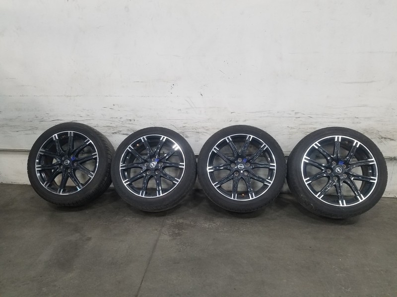 2015 Nissan Juke Nismo RS18" Wheel / Tire Set #0317 KK2