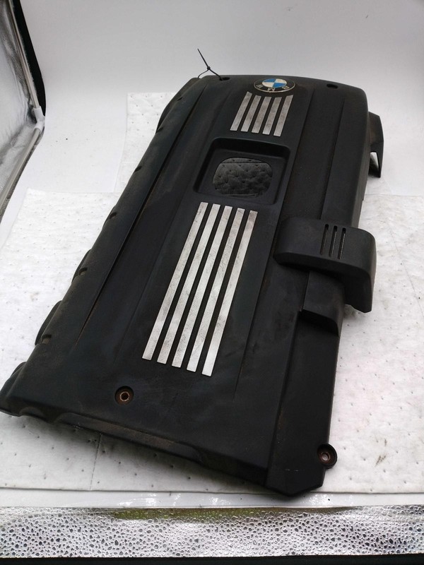 2010 BMW X3 Engine Cover Grey Used OEM Part 3124206 - Badge Beat Up