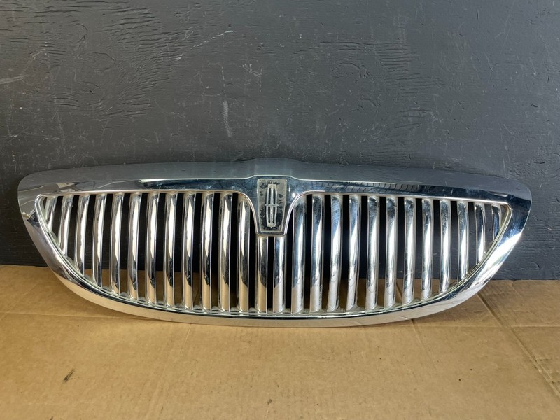 2003 to 2011 Lincoln Town Car Front Upper Grille Grill Chrome W/Emblem AC5047 DG