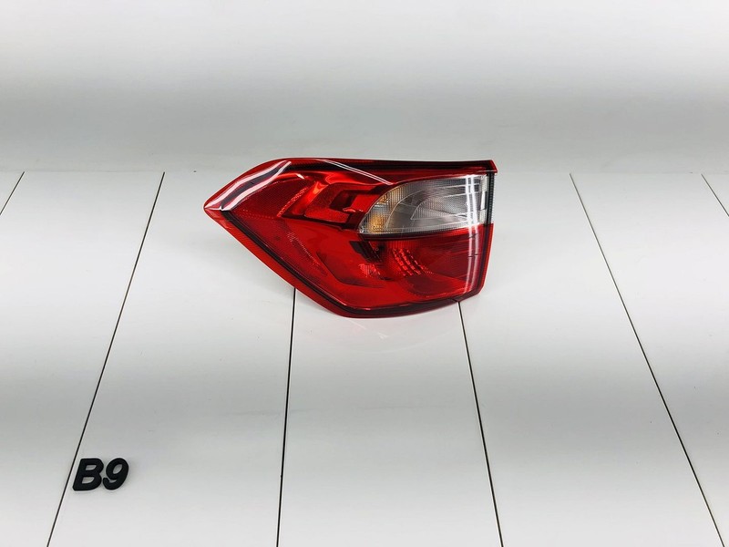 18-22 FORD ECOSPORT REAR LEFT SIDE OUTER TAIL LIGHT BRAKE STOP LAMP OEM