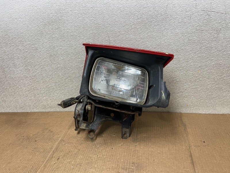 1987 to 1990 Nissan Pulsar Right Passenger Side Headlight AA6471