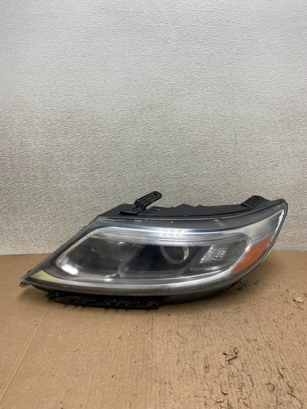 2014 to 2015 Kia Sorento Left Driver LH Side Headlight Halogen Oem Y3344 DW