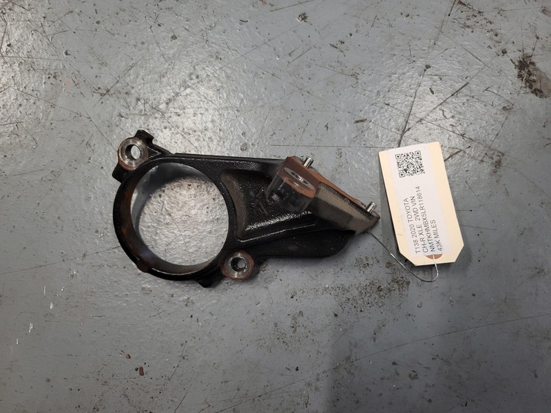 Used Oem Toyota Front Right Axle Shaft Bearing Bracket for 2018-21 CH-R 2.0L FWD