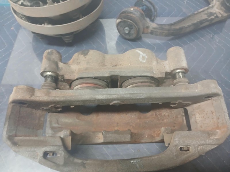 2007 - 2013 GMC SIERRA SILVERADO 2500 HD FRONT PASSENGER BRAKE ABS CALIPER OEM