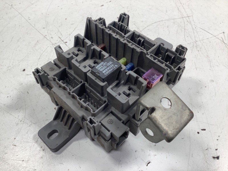 08-010 Honda Odyssey Right Passenger Side Fuse Box SHJ MA0 38210-SHJ-A03 OEM