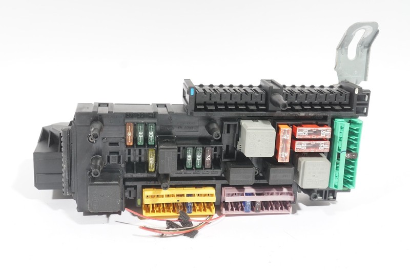 2008 - 2011 MERCEDES BENZ C300 W204 Rear SAM Module Relay Fuse Box OEM