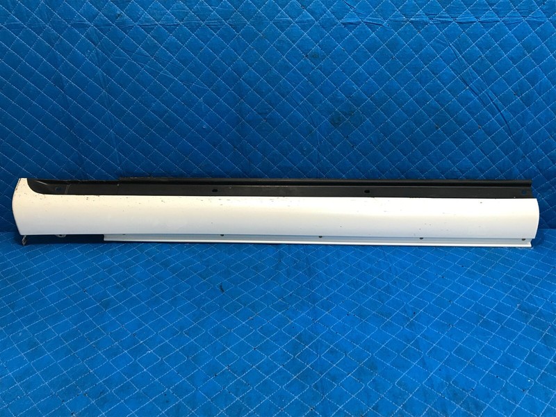01-06 LS430 Front Right Passener Rocker Panel Moulding White OEM 75851-50030