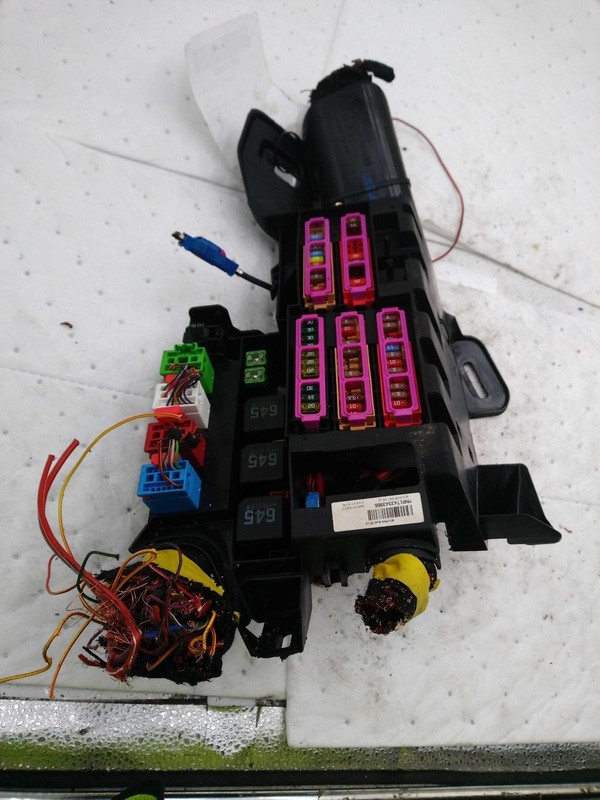 2018 AUDI Q7 Fuse Box OEM 8W0937124A Black 115K Miles SUV Parts