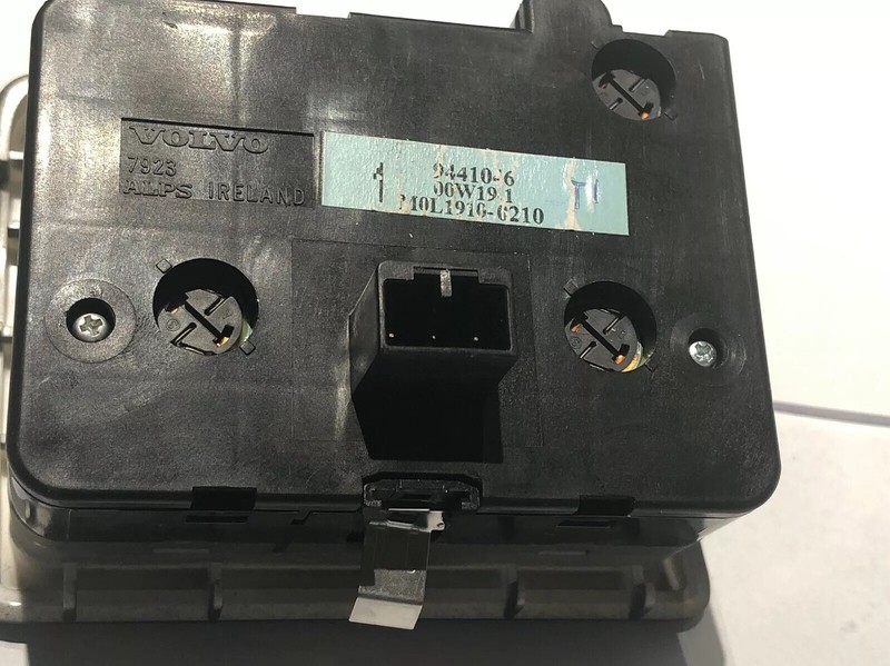 Volvo OEM Gray Headlight Switch Module 9441046 fits S60 V70 2001HEAD LIGHT OE
