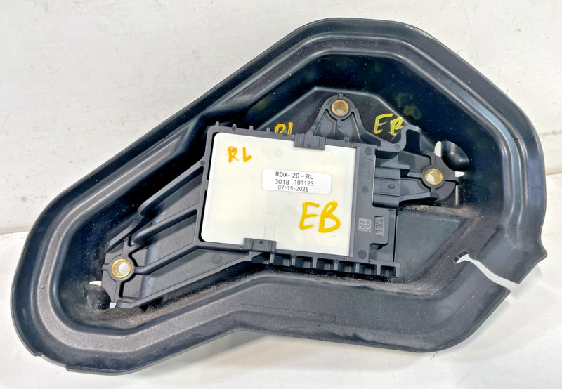 2019-2021 ACURA RDX REAR LEFT SIDE BLIND SPOT MONITOR SENSOR W/ COVER # 101123