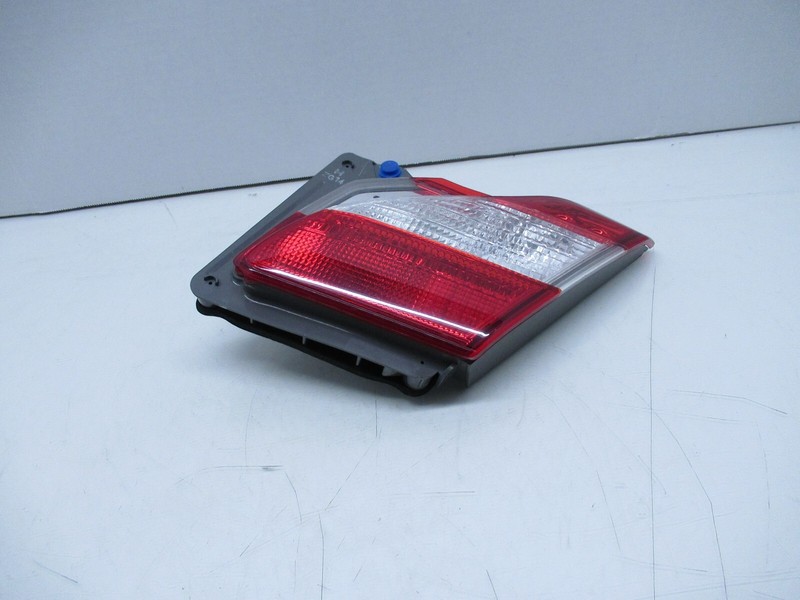 11-13 INFINITI M37s REAR RIGHT PASSENGER SIDE INNER TAIL LIGHT LAMP OEM