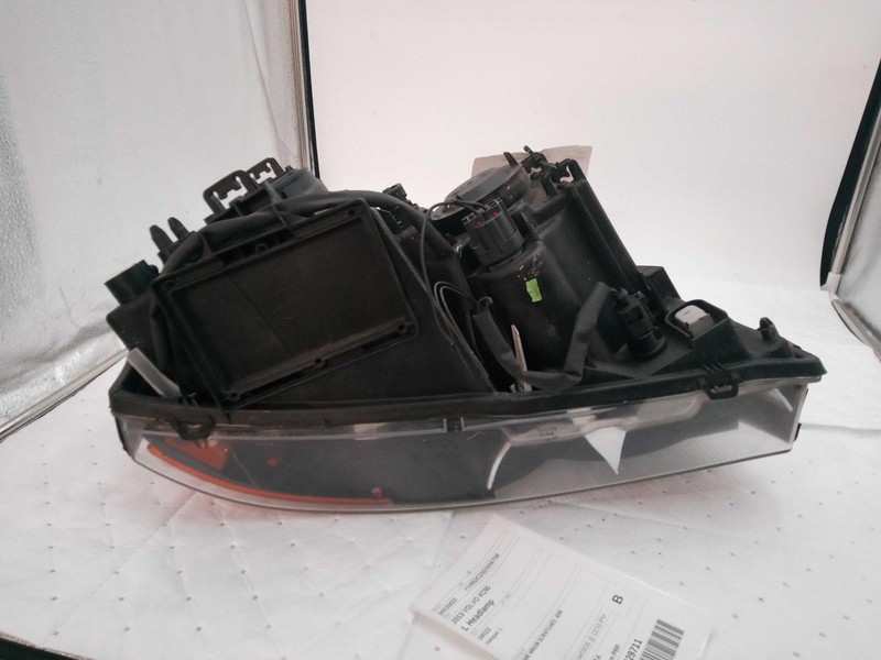 Used Left Headlight Assembly fits: 2013 Volvo XC90 halogen Left Grade B