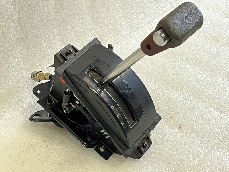 1984 1985 HONDA ACCORD FLOOR GEAR SHIFTER 1.8L AUTOMATIC A/T WITH KNOB