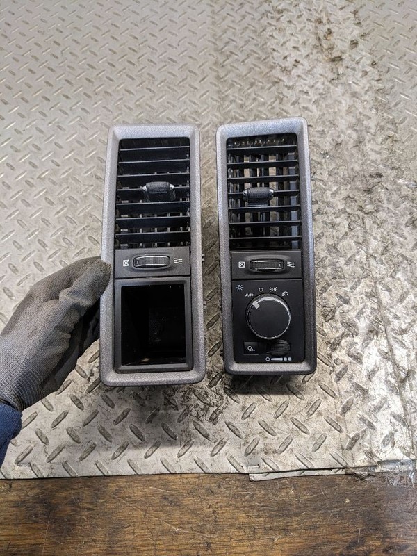 2013-2022 Dodge Ram 1500 LH Left RH Right Dash Air Vent Pair OEM 1183630
