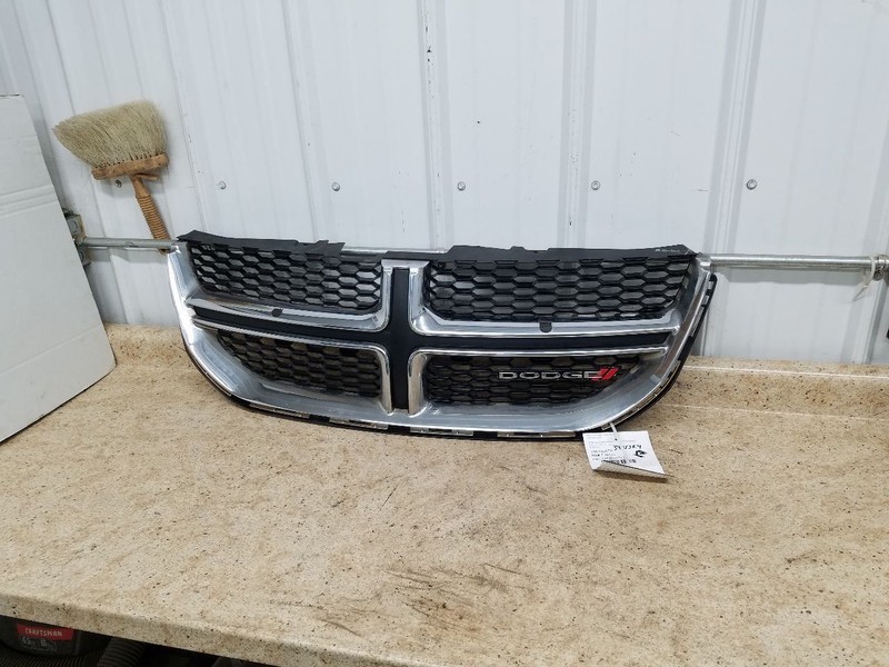 Grille Upper Chrome And Black Fits 11-20 CARAVAN 308557